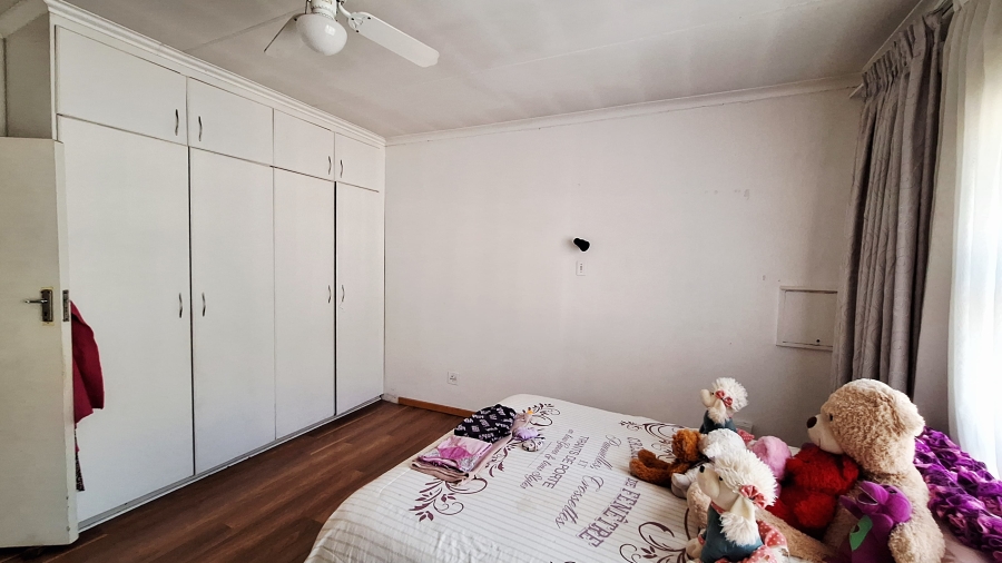 To Let 6 Bedroom Property for Rent in Bedelia Free State